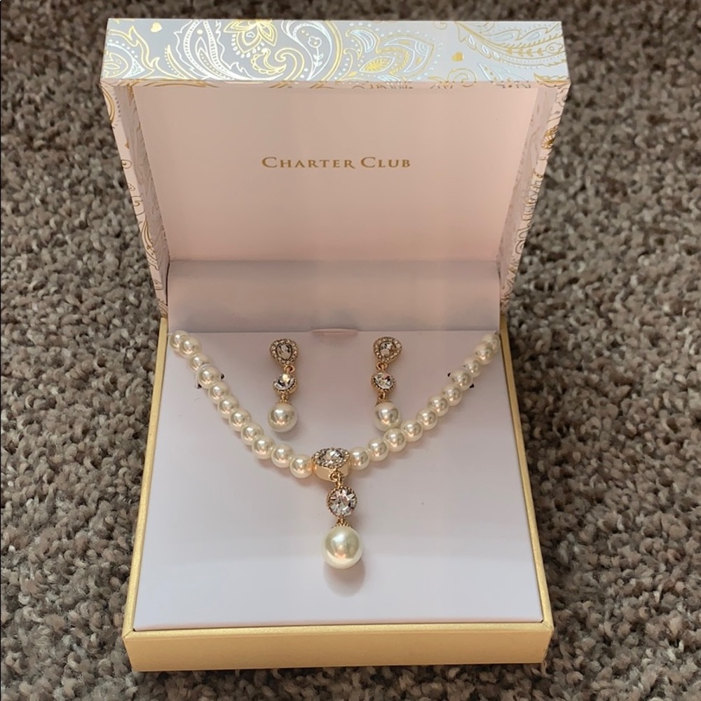 Imitation Pearl Lariat Necklace & Drop Earrings